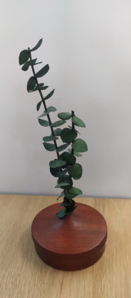Solid vase