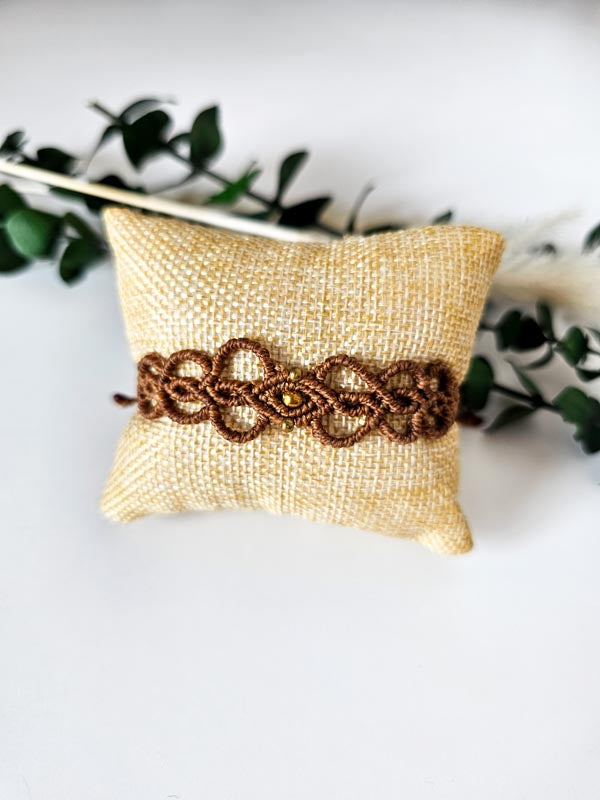 Bracelet ajustable en micro macramé