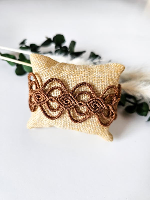Bracelet ajustable en micro macramé