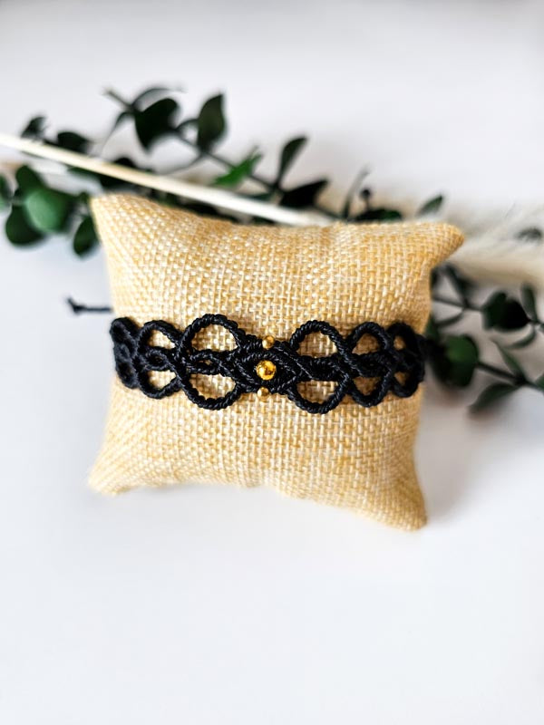 Bracelet ajustable en micro macramé