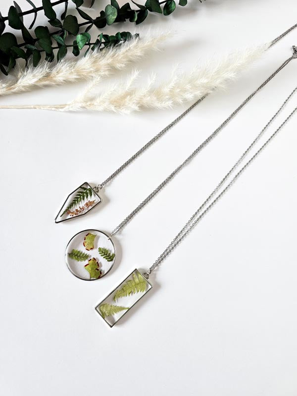 Collier en résine